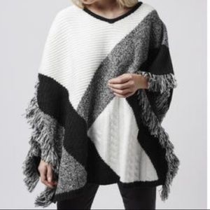 ❄️BOGO❄️ NWOT Topshop Poncho